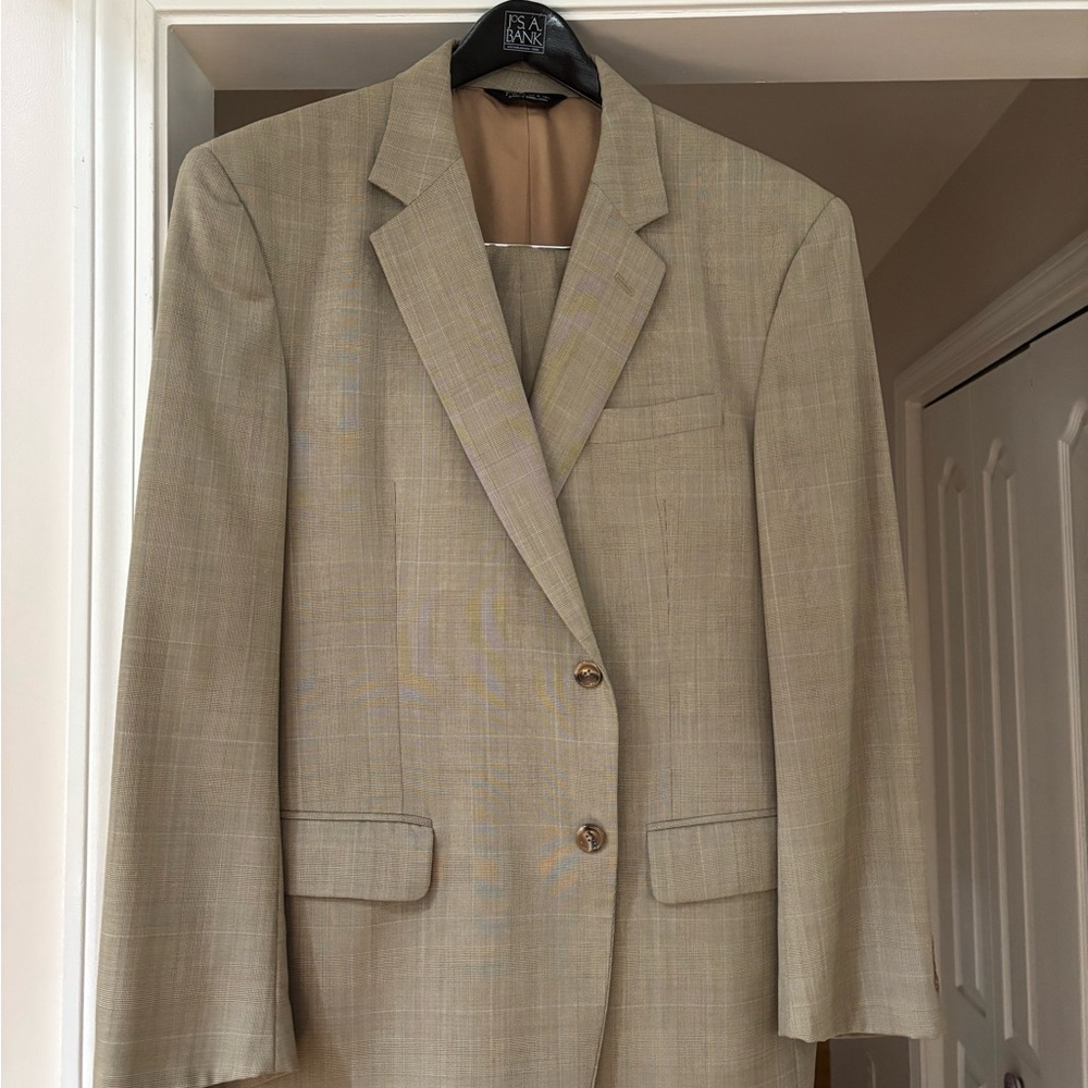 Tan Blazer with Notched Lapels and Structured Shoulders